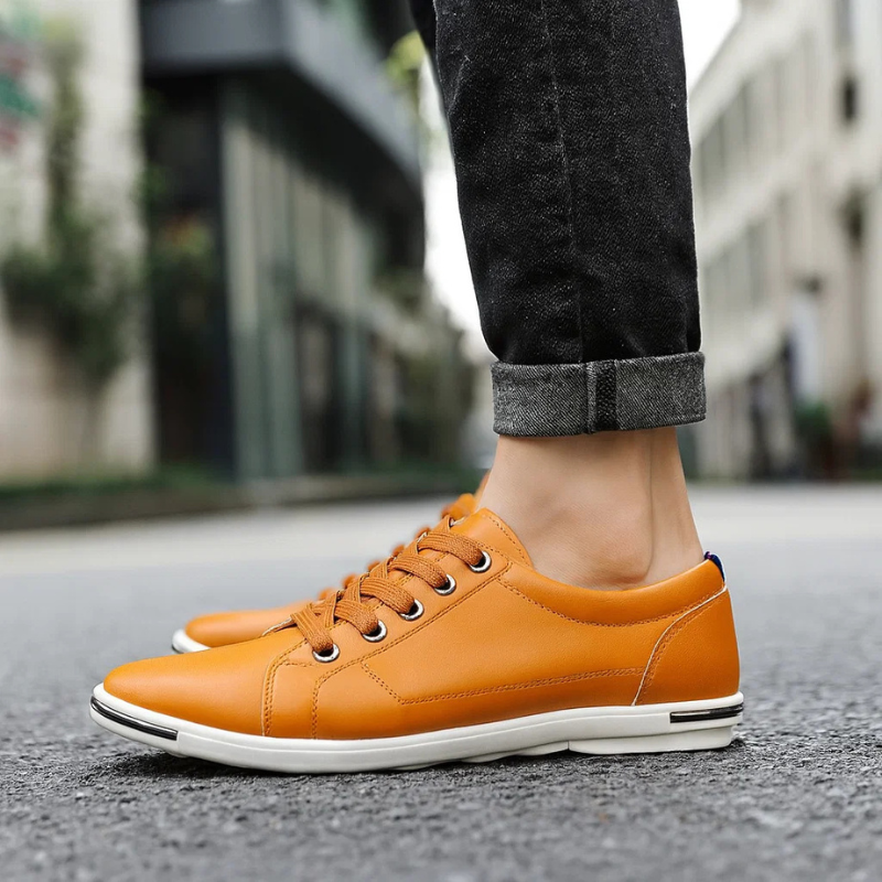 GRAYSON | Leather sneaker with cushioned insole