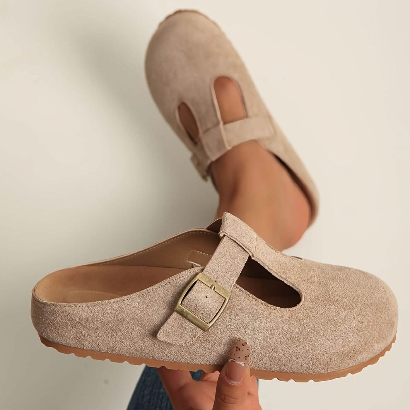 CLARA | Clogs with streamlined comfort design