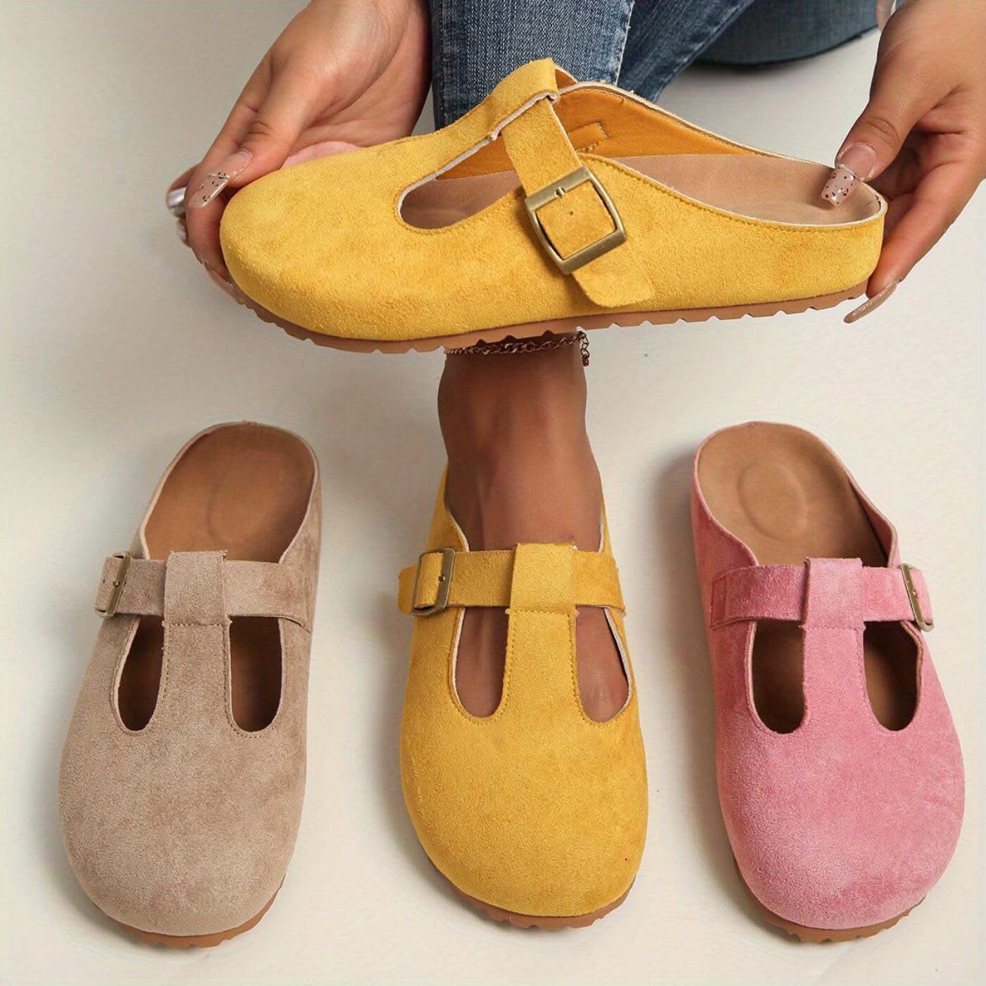 CLARA | Clogs with streamlined comfort design