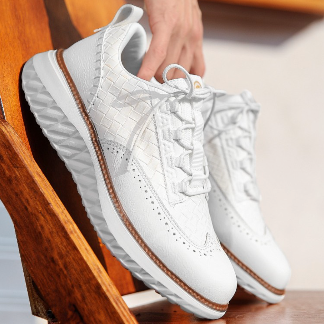 OLIVER | Sneaker with hand-stitched toe