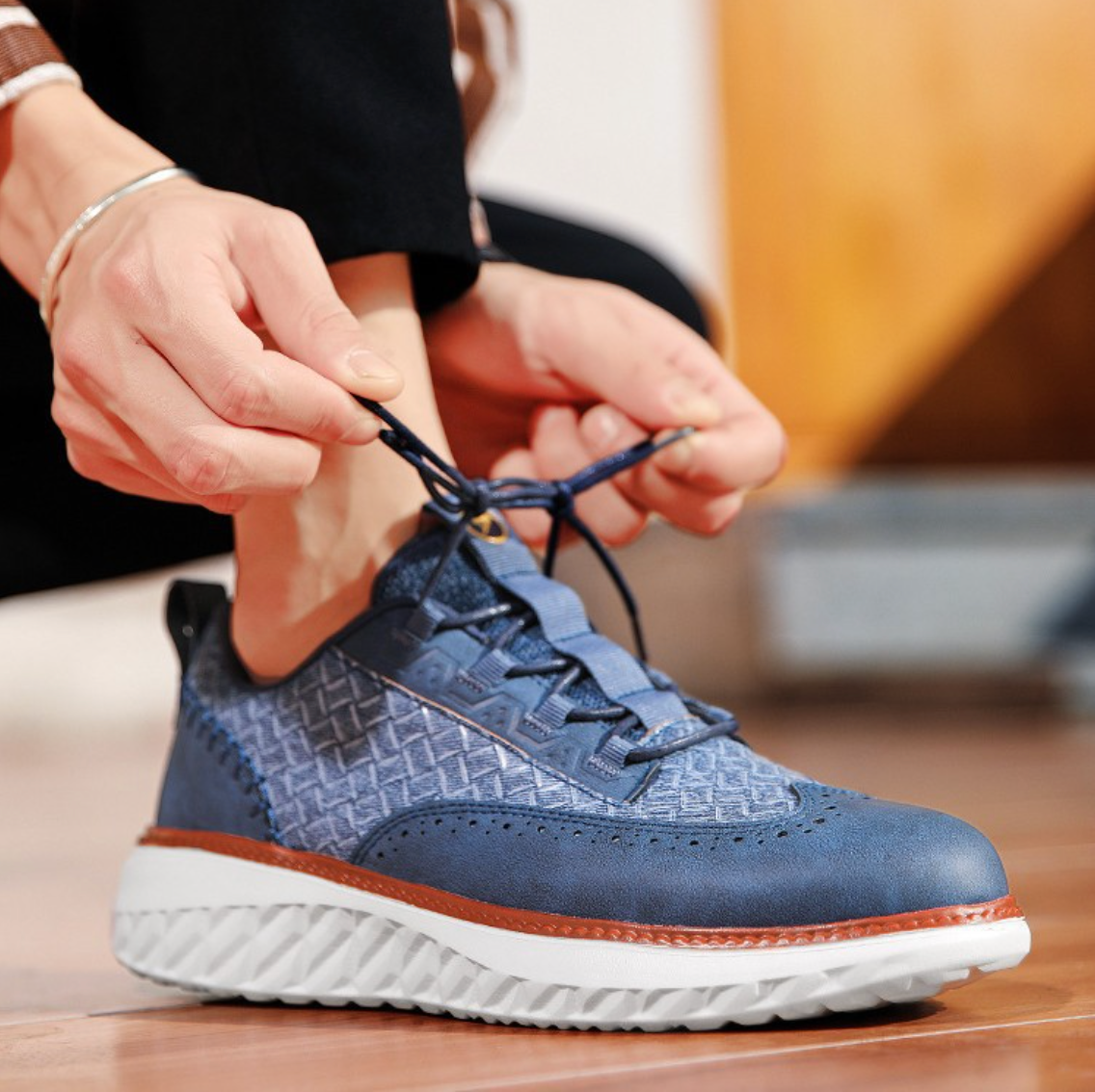 OLIVER | Sneaker with hand-stitched toe