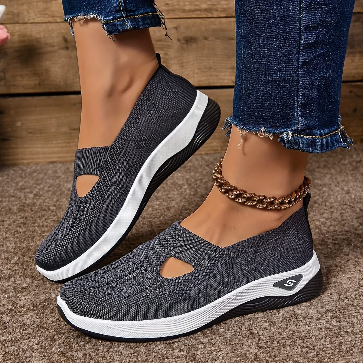 ELARA | Sneaker with orthopedic support