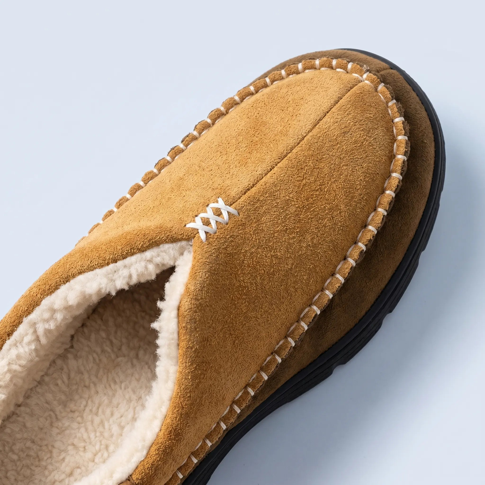 THREDBO | Fleece-lined slip-on moccasin