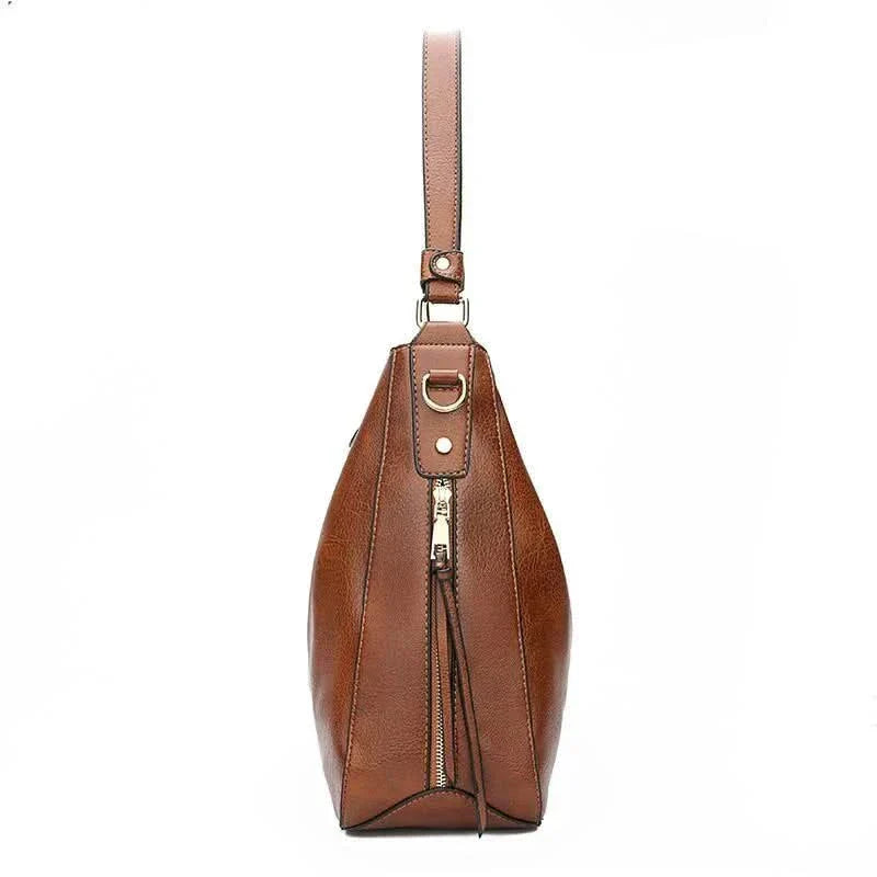 VICTORIA | Leather hobo bag with adjustable strap