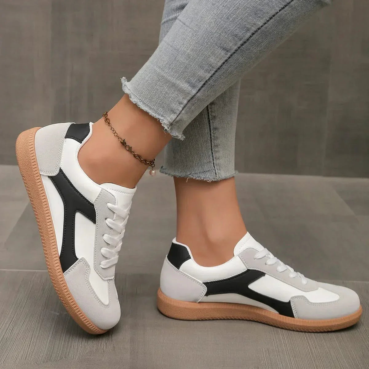 CELESSE | Sneakers with gum sole