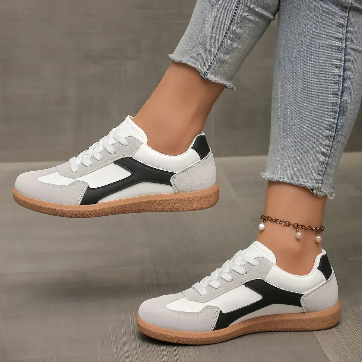 CELESSE | Sneakers with gum sole