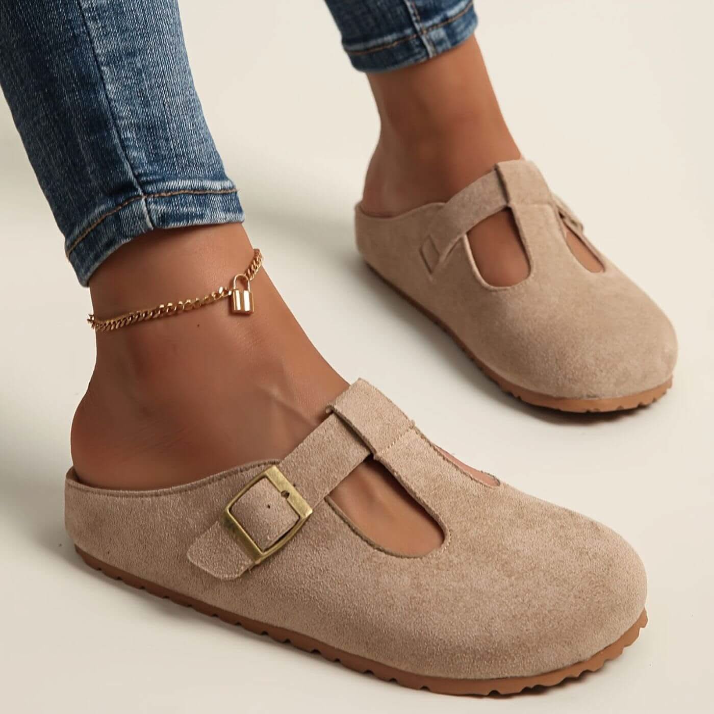 CLARA | Clogs with streamlined comfort design