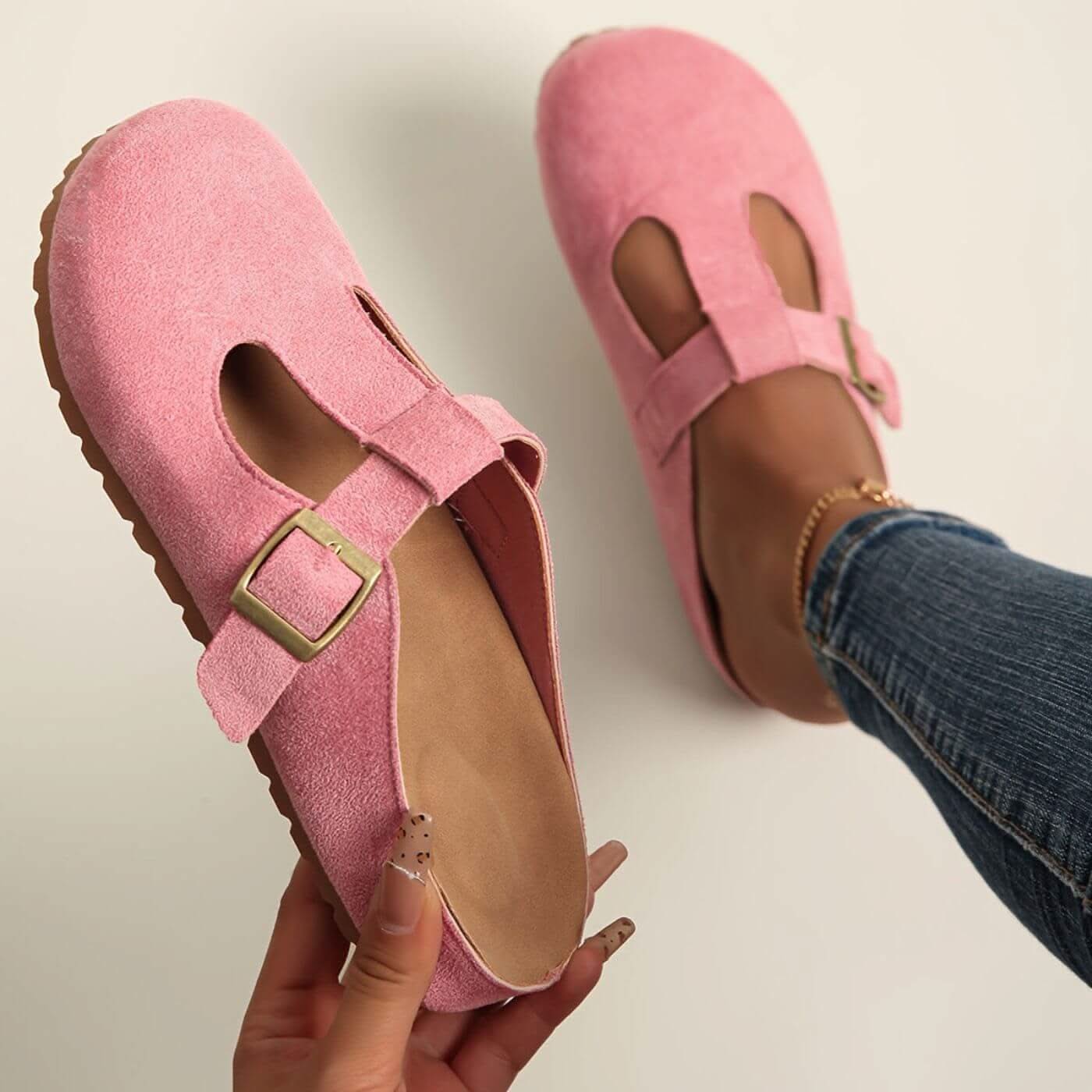 CLARA | Clogs with streamlined comfort design