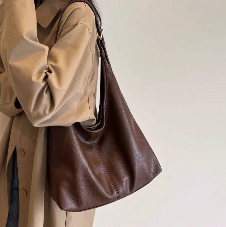 EVIE | Slouch bag with adjustable strap